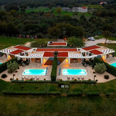 Royal One Villa Nin
