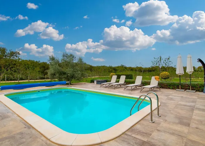 Villa Royal One Nin