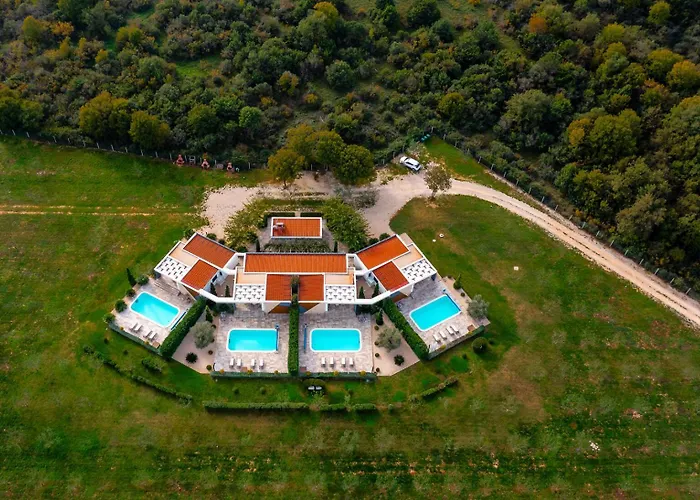 Royal One Villa Nin